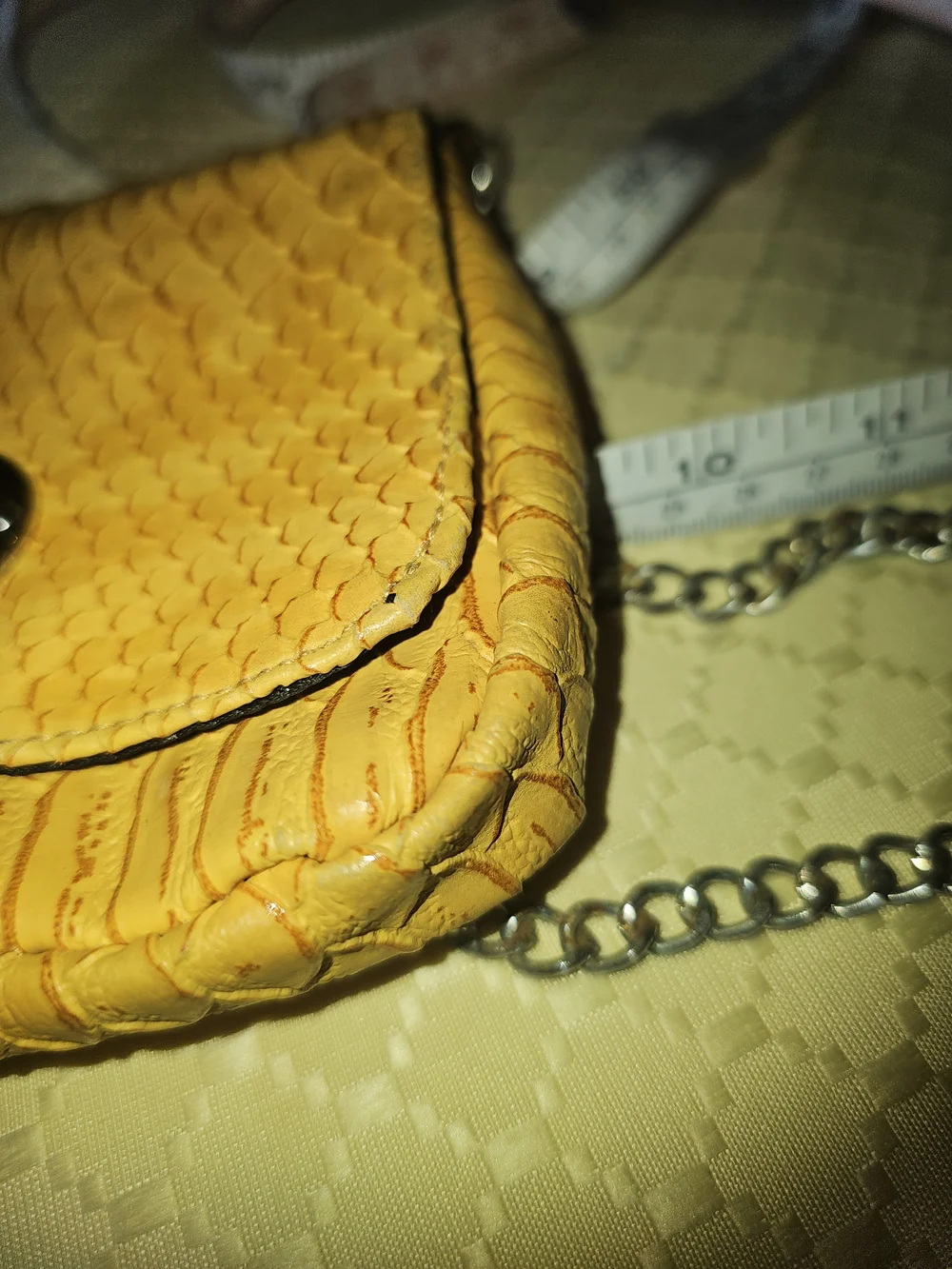 Source Unknown Yellow Textured Crossbody with Silver Chain - Picture 12 of 14
